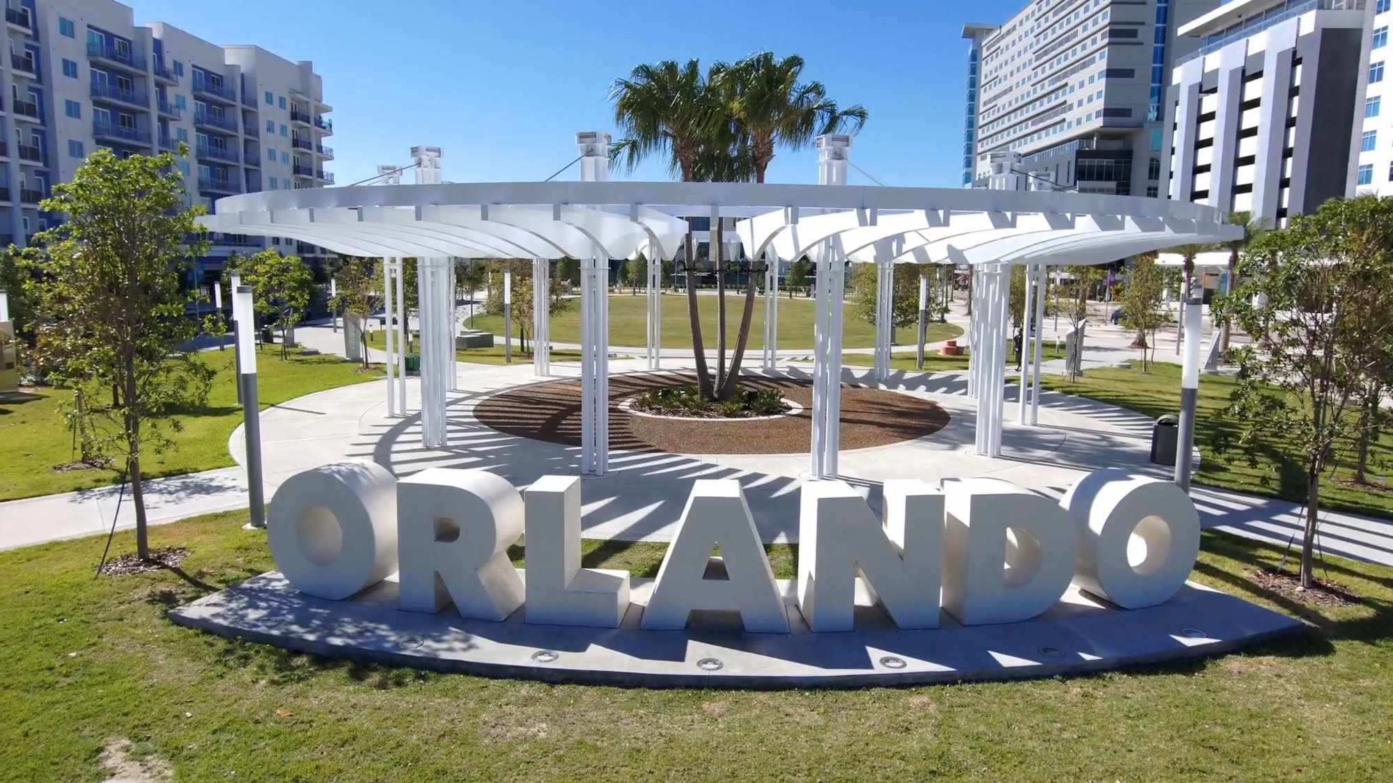 Orlando park and sign during daytime